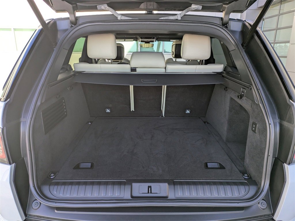 Used 2020 Land Rover Range Rover Sport HST image 13