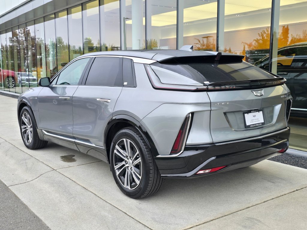 Certified 2025 Cadillac Lyriq Luxury AWD/4WD image 3