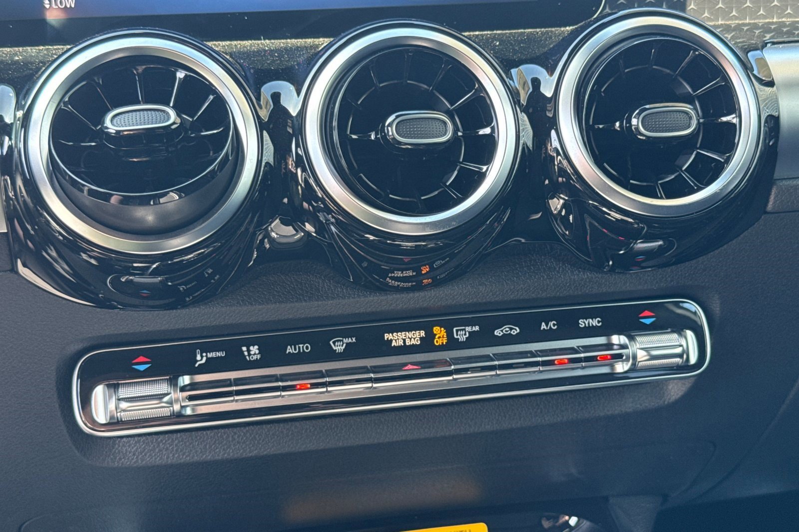 New 2026 Mercedes-Benz GLB 250 image 24
