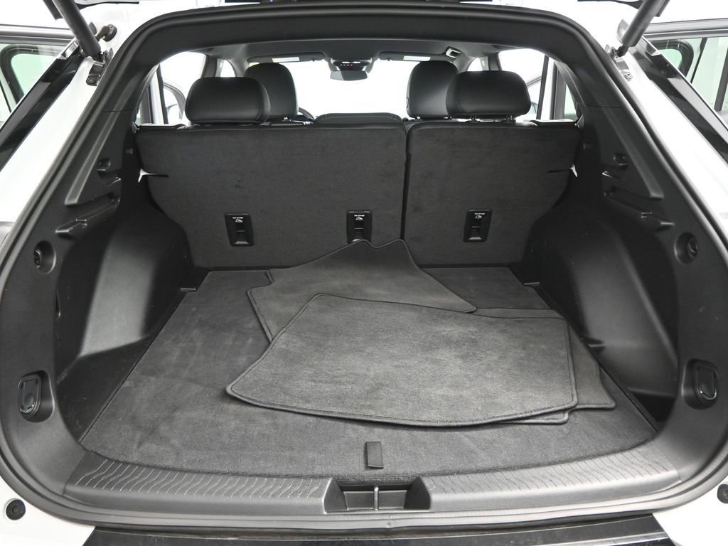 Used 2025 Chevrolet Equinox EV LT w/ Convenience Package image 31