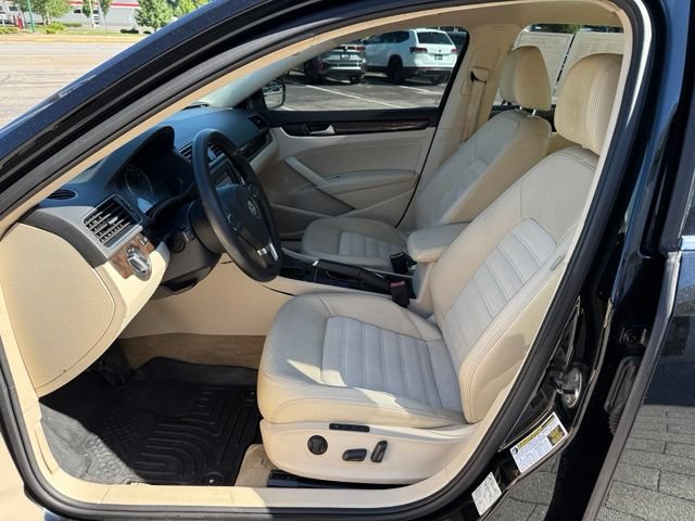 Used 2014 Volkswagen Passat TDI SEL Premium FWD image 12