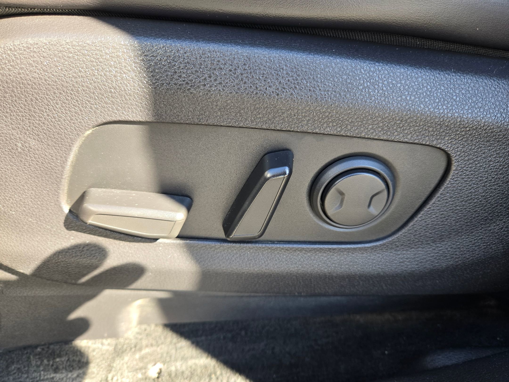 Certified 2023 Kia Carnival LX image 23