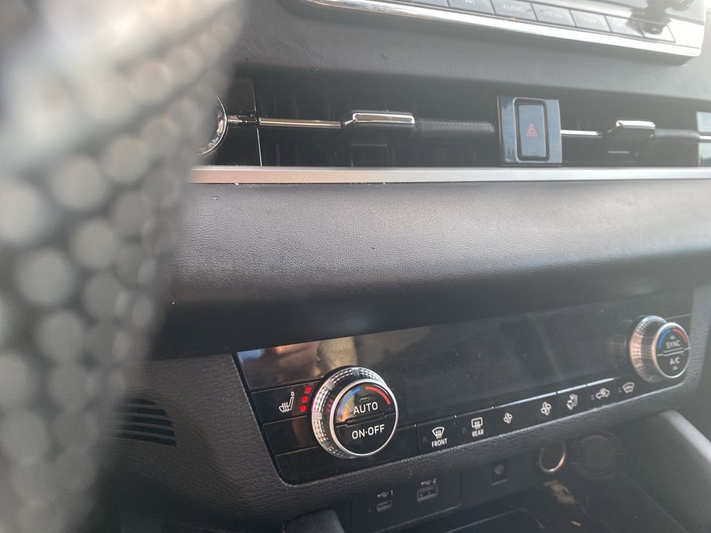 Used 2022 Mitsubishi Outlander SEL Black Edition image 11