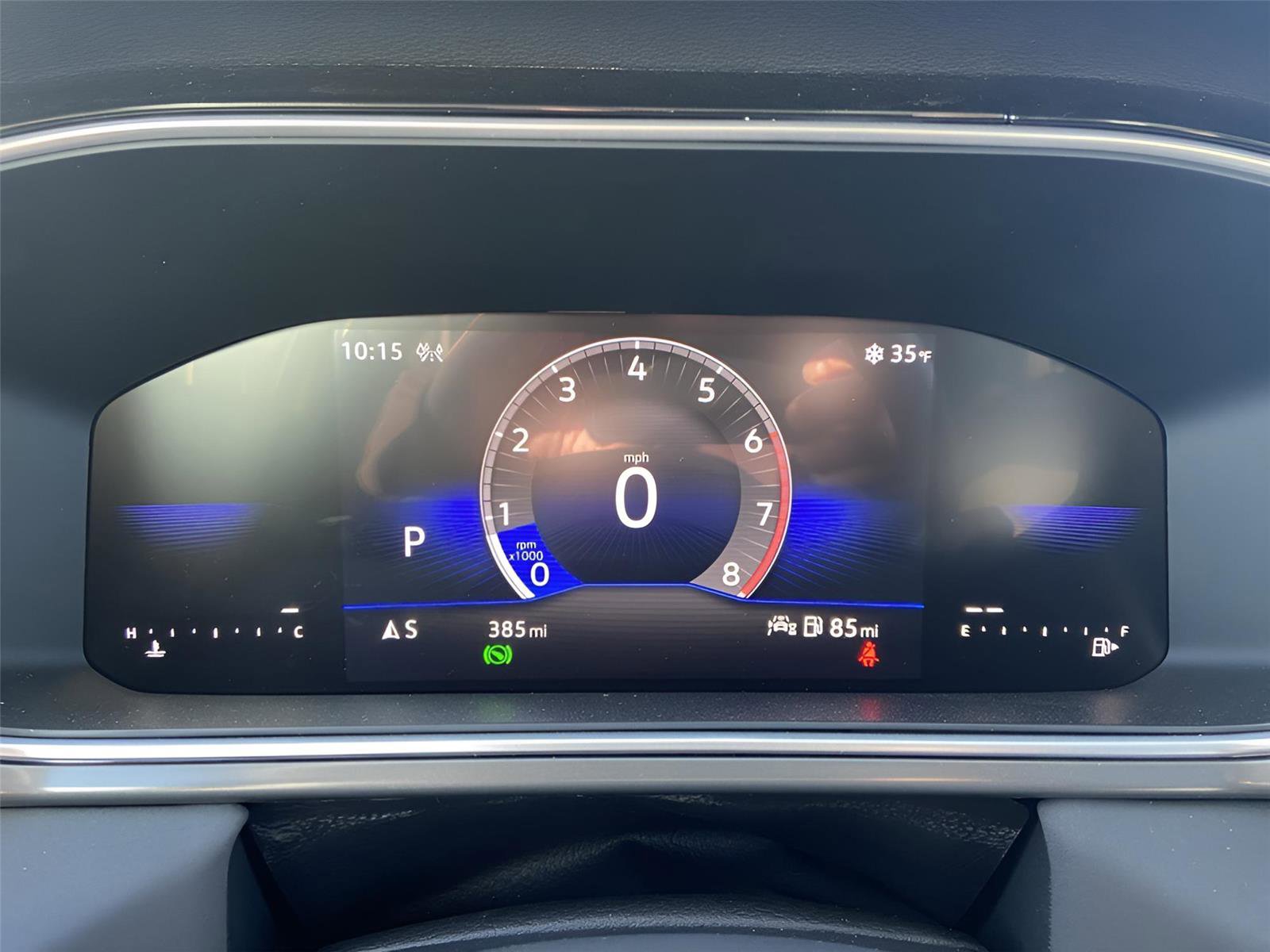 Used 2025 Volkswagen Taos SE image 4