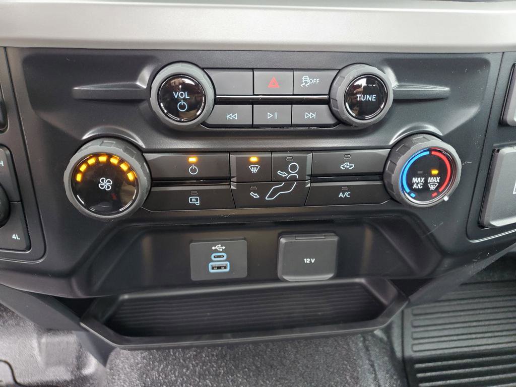 New 2025 Ford F550 4x4 Regular Cab Super Duty image 28