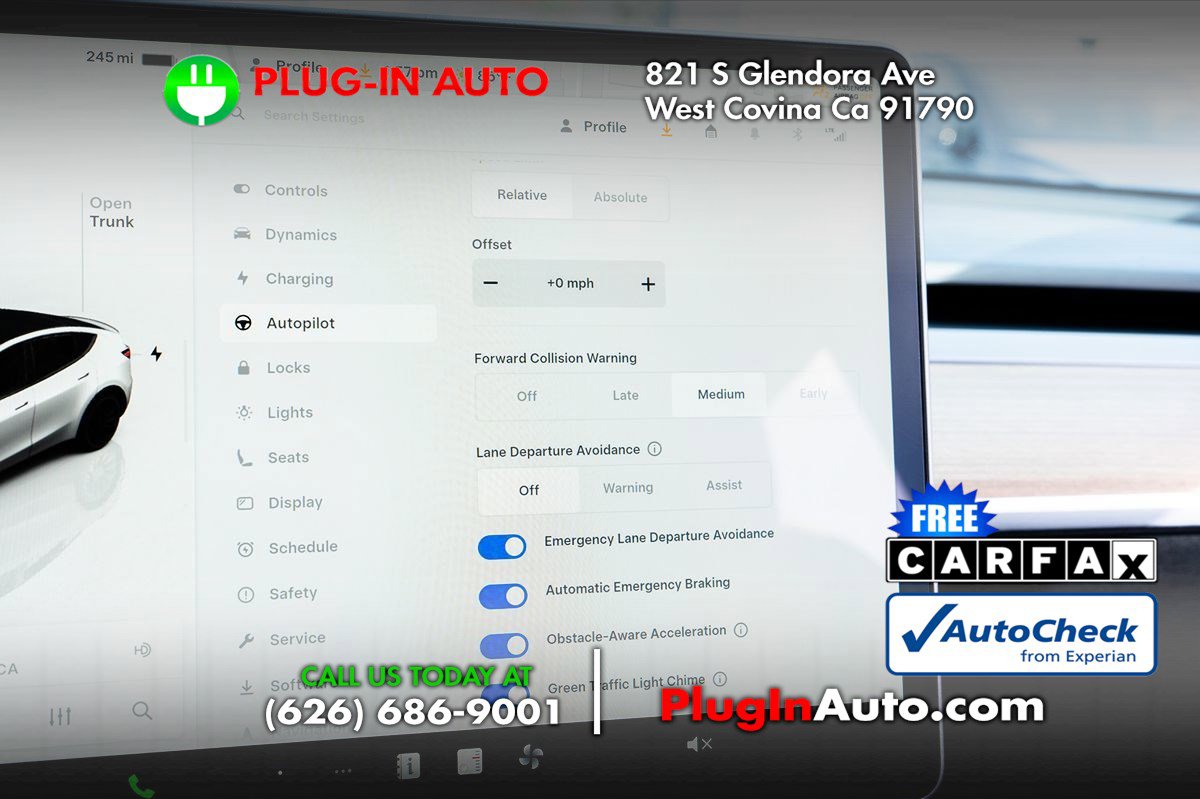 Used 2023 Tesla Model Y Performance image 25