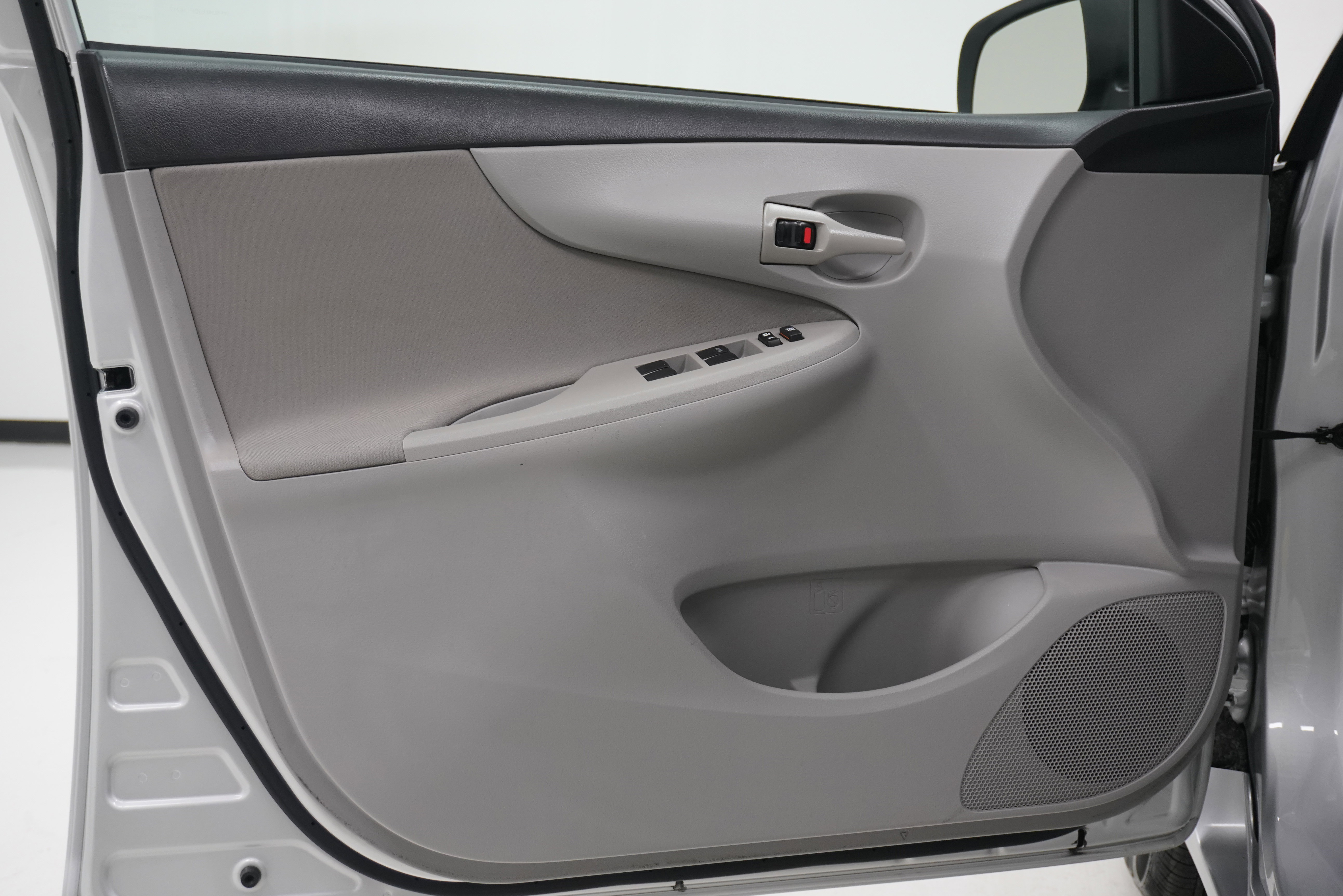 Used 2013 Toyota Corolla L image 13