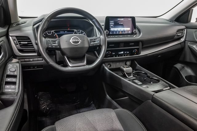 Used 2025 Nissan Rogue SV FWD image 7