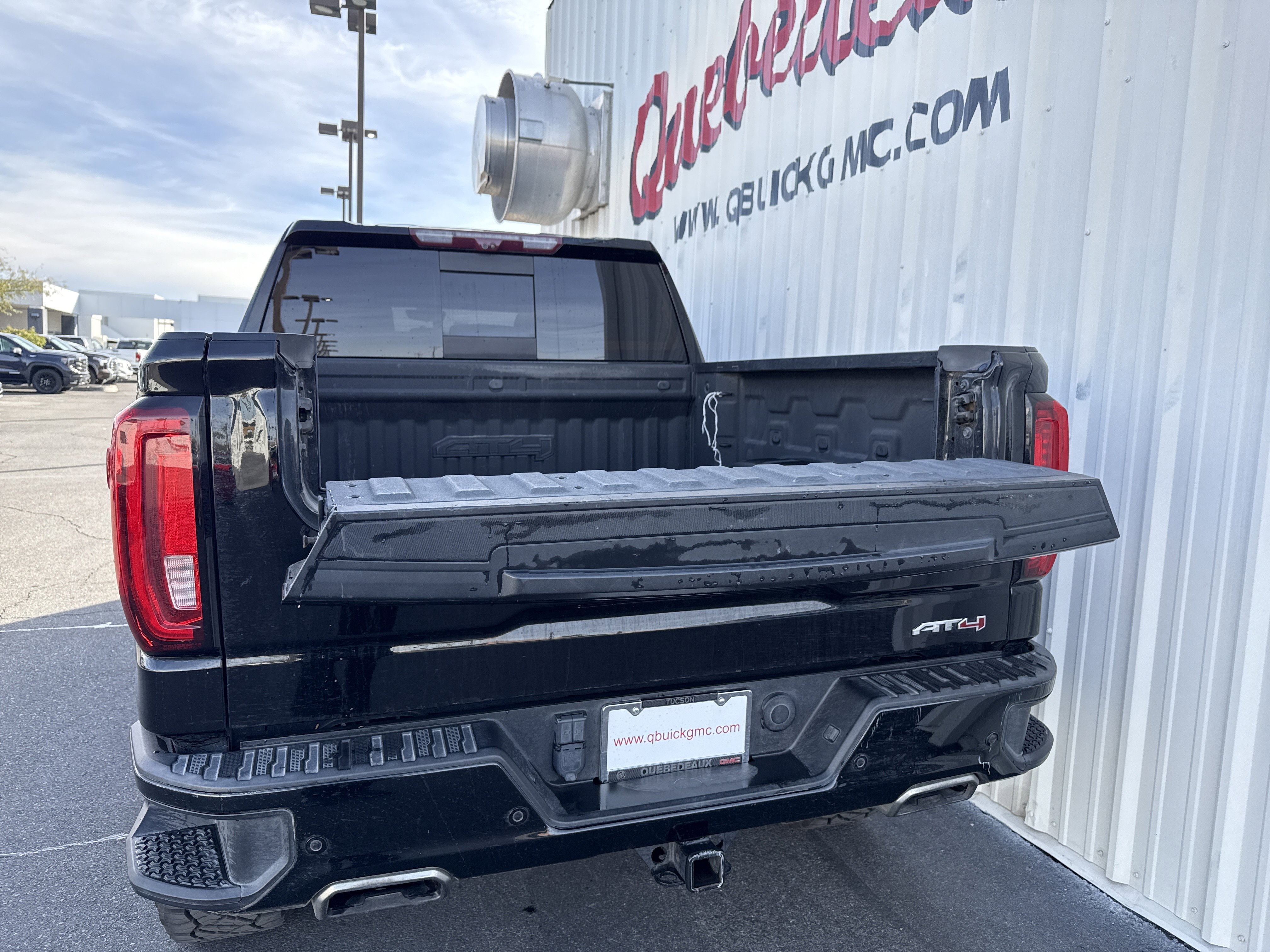Used 2020 GMC Sierra 1500 AT4 w/ AT4 Premium Package image 9