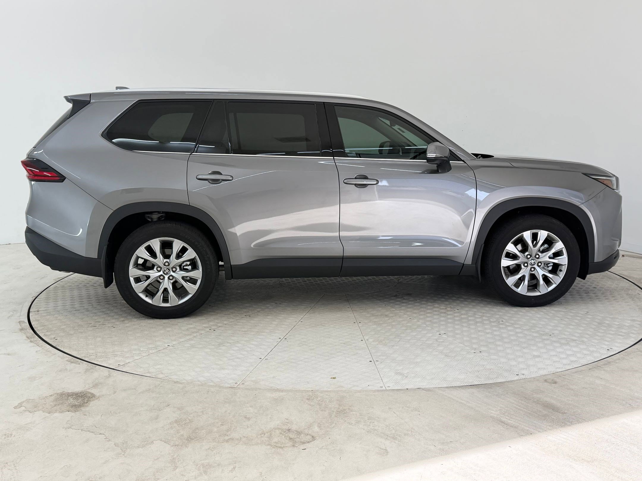 Used 2026 Toyota Grand Highlander Limited image 8