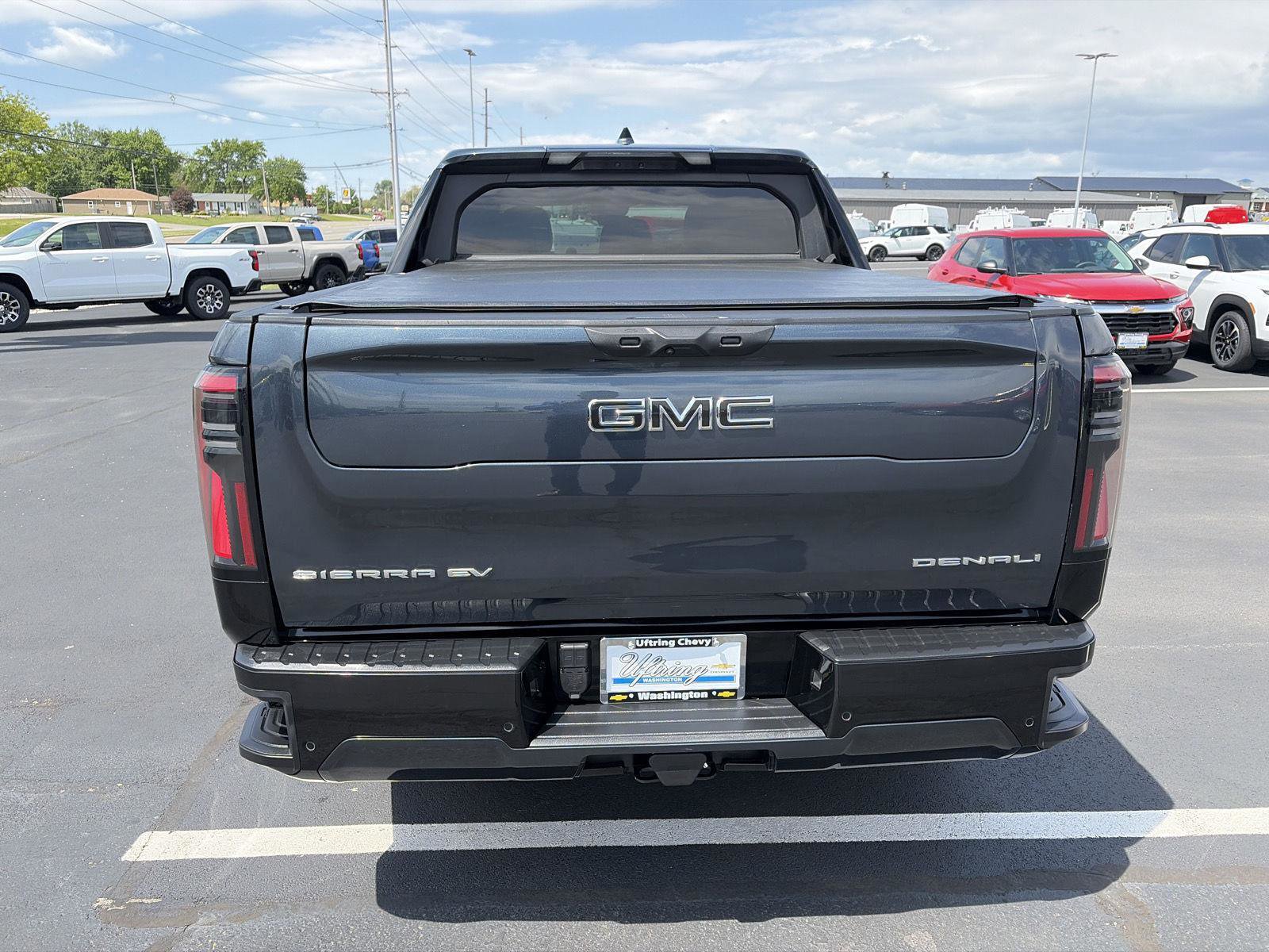 Used 2025 GMC Sierra EV Denali AWD/4WD image 4