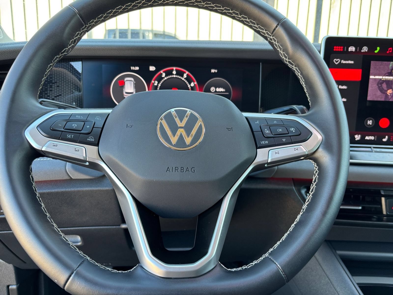 Used 2026 Volkswagen Tiguan SE AWD/4WD image 29
