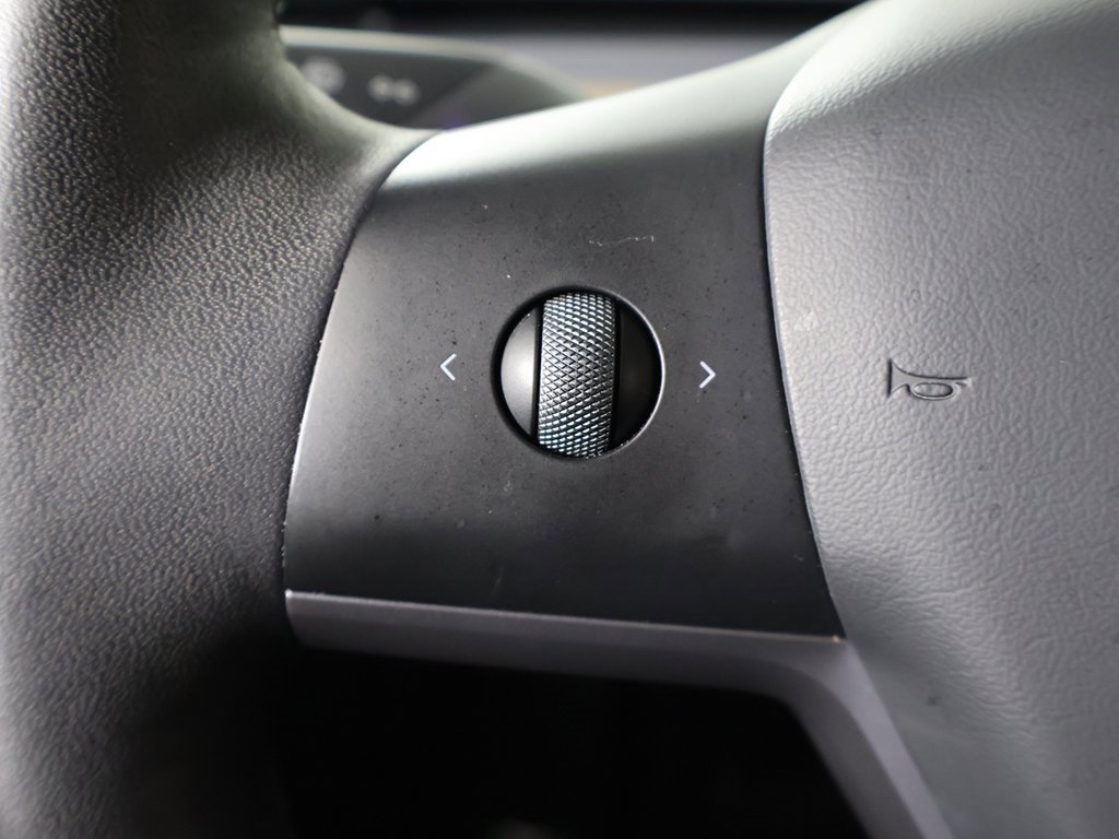 Used 2023 Tesla Model Y Long Range image 38