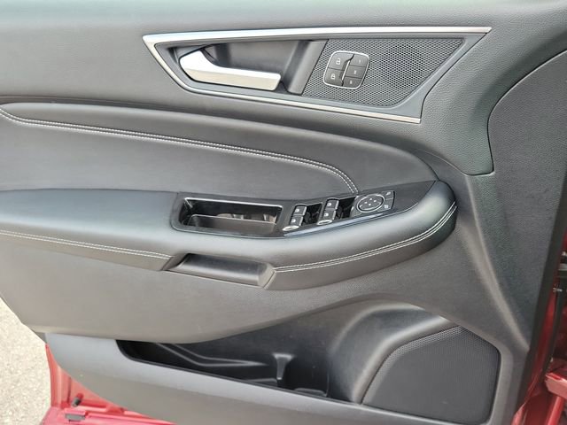 Used 2018 Ford Edge Titanium w/ Equipment Group 302A image 17