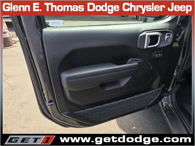 Used 2025 Jeep Wrangler Sport S image 25