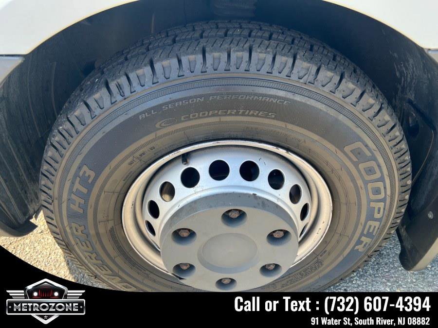 Used 2019 Freightliner Sprinter 3500 w/ Premium Package image 34