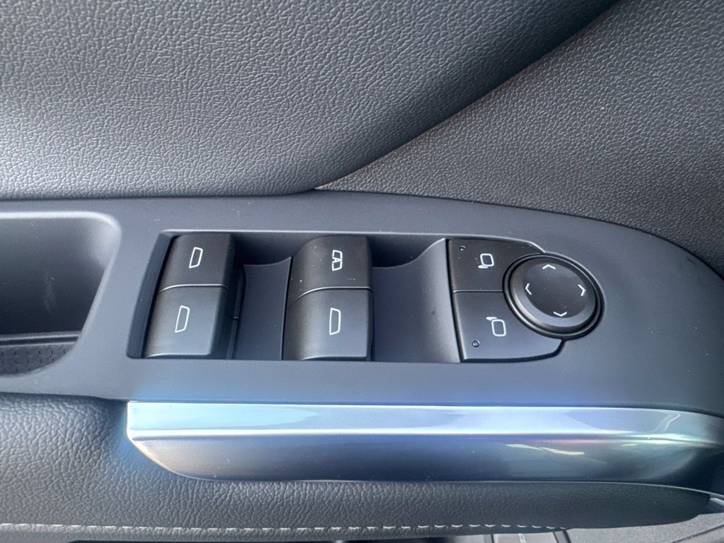 New 2027 Chevrolet Traverse LT AWD/4WD image 30