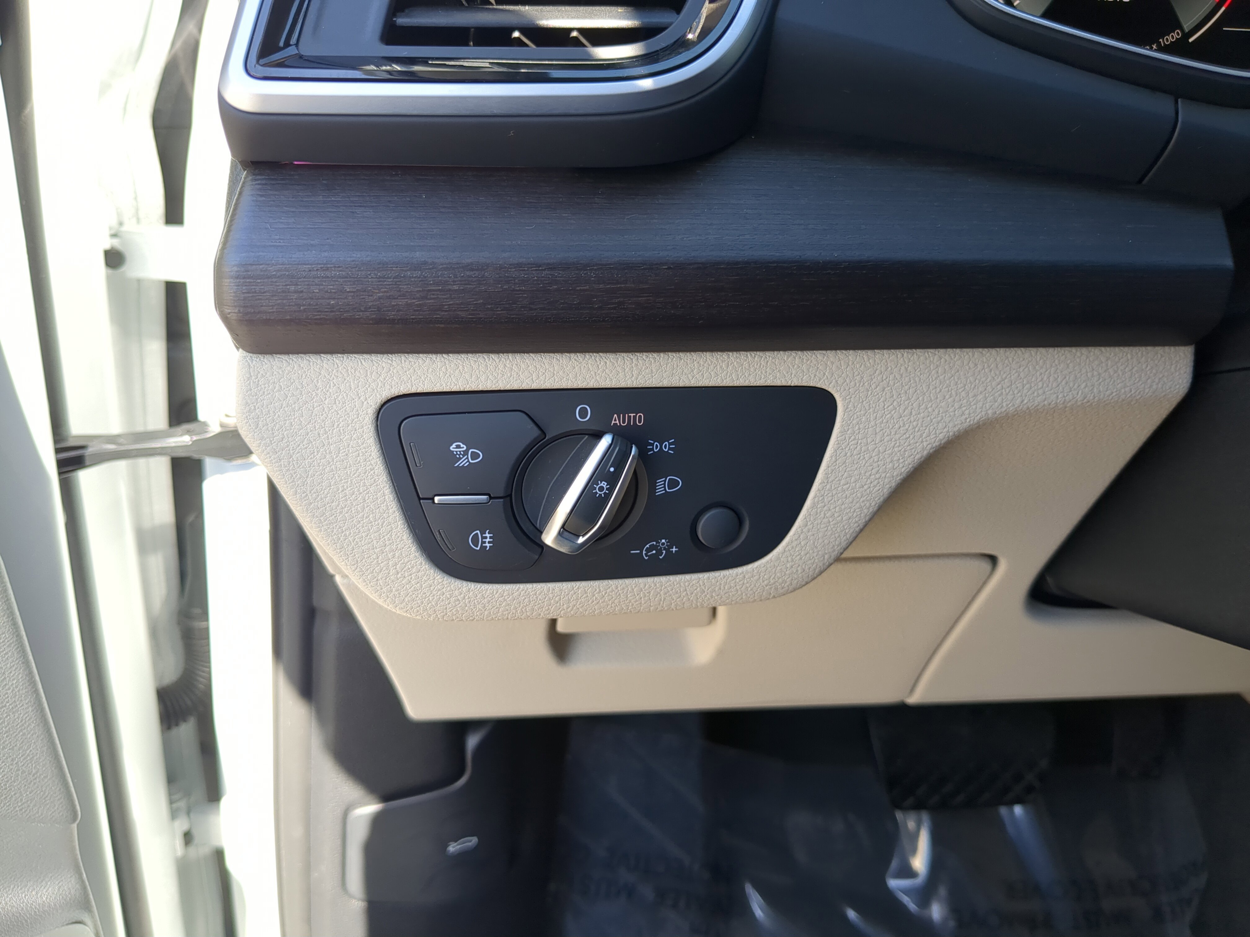 Certified 2025 Audi Q5 2.0T Premium Plus image 32