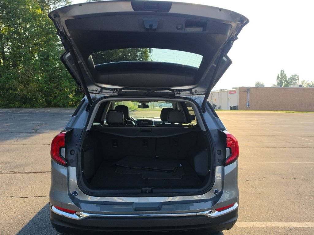 Certified 2023 GMC Terrain SLT w/ Infotainment Package II FWD image 12