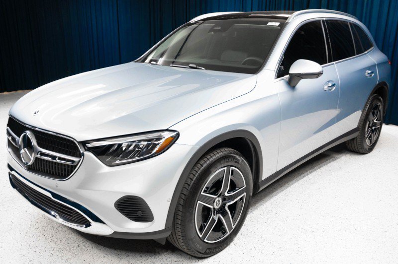 New 2026 Mercedes-Benz GLC 300 image 1