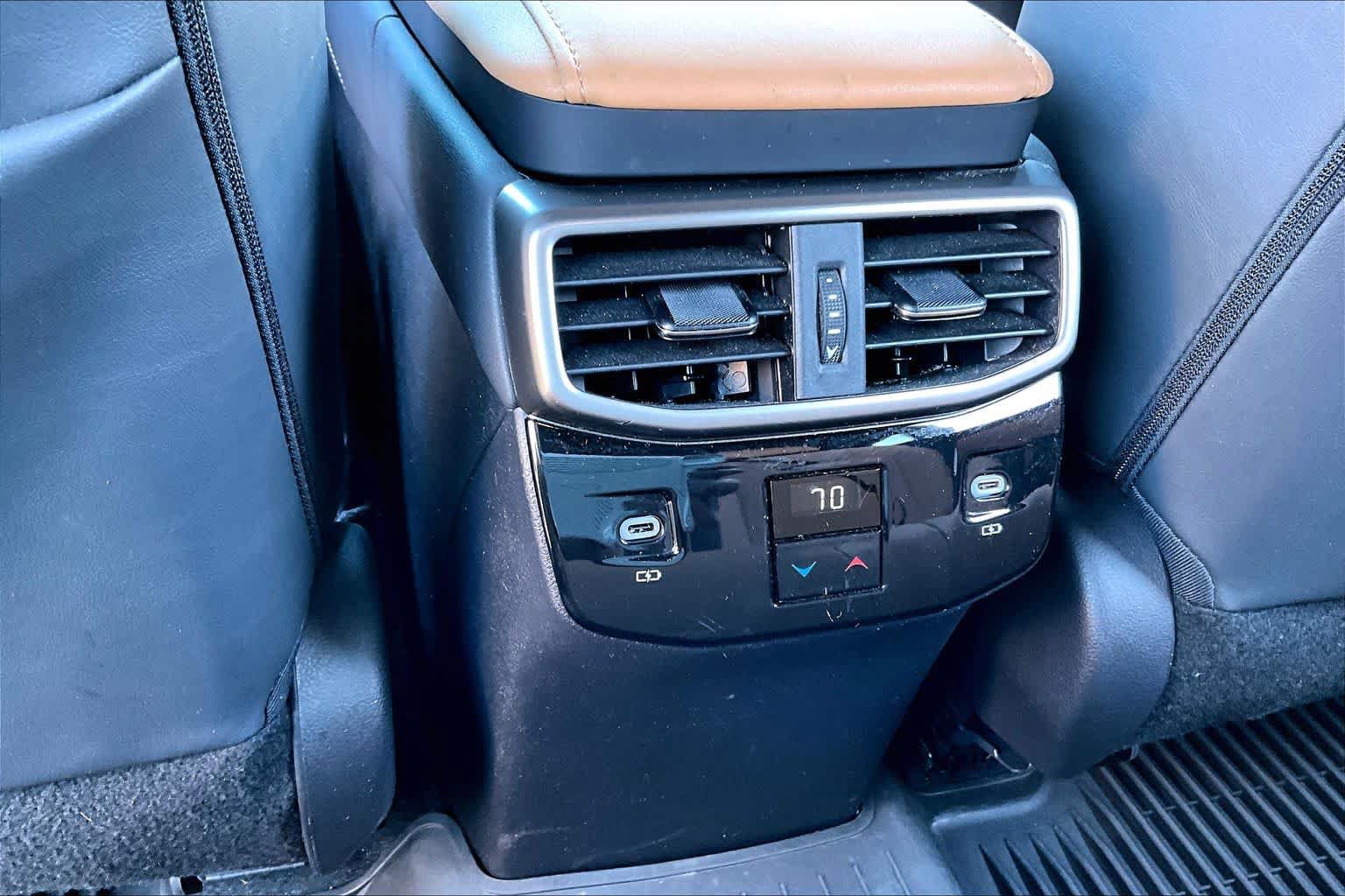 Used 2024 Lexus RX 350 Premium w/ Accessory Package AWD/4WD image 34