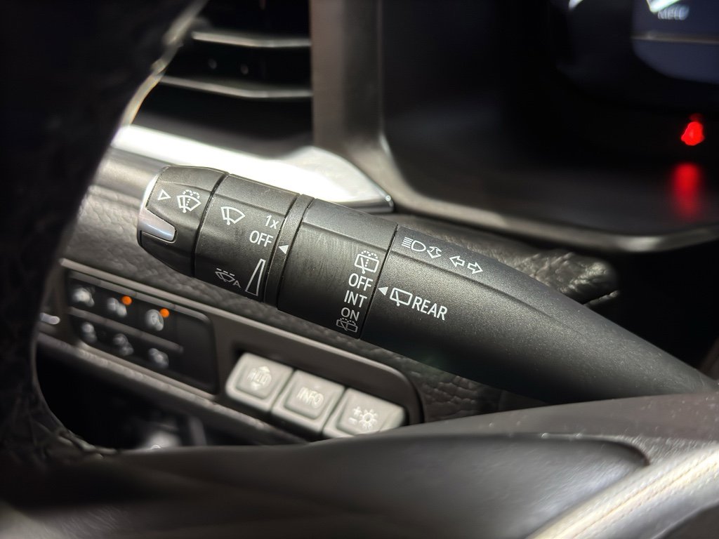 Used 2024 GMC Yukon XL Denali image 29