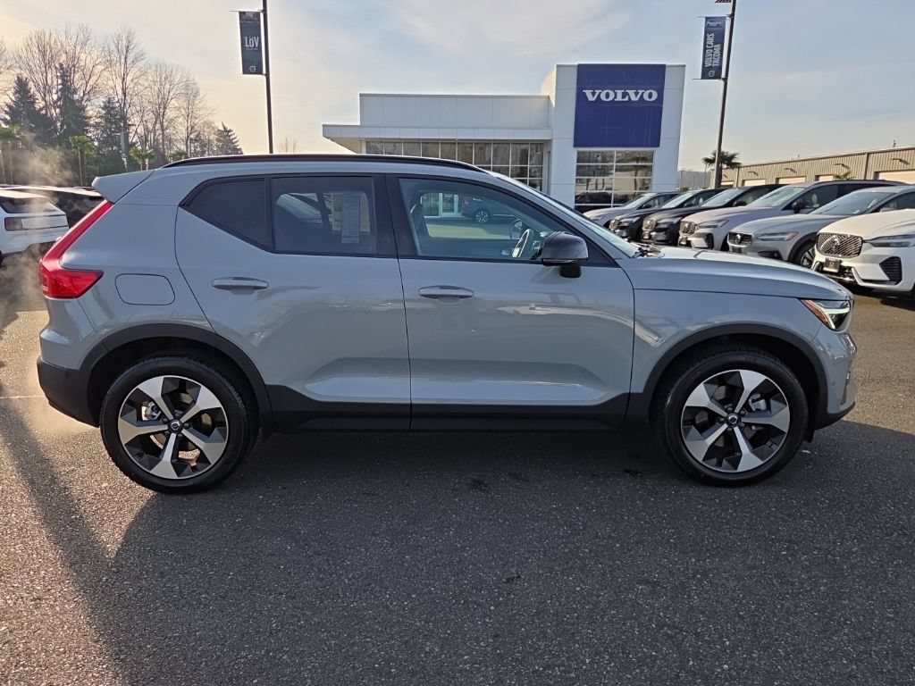 New 2026 Volvo XC40 B5 Plus w/ Protection Package Premier AWD/4WD image 9