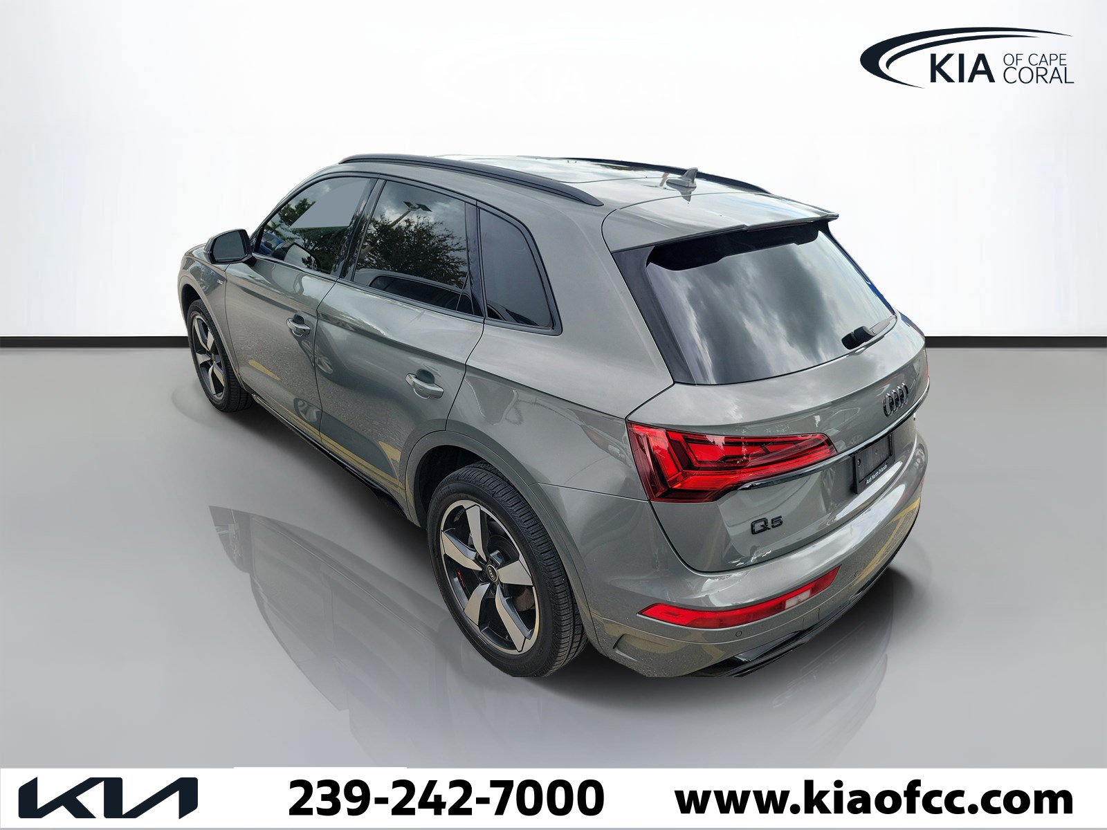 Used 2023 Audi Q5 2.0T Premium Plus w/ Premium Plus Package AWD/4WD image 4
