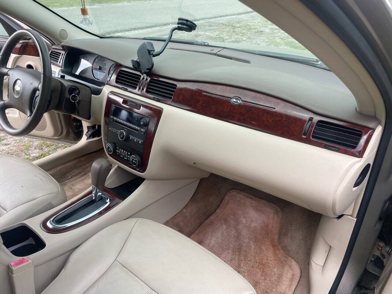 Used 2007 Chevrolet Impala LTZ FWD image 11