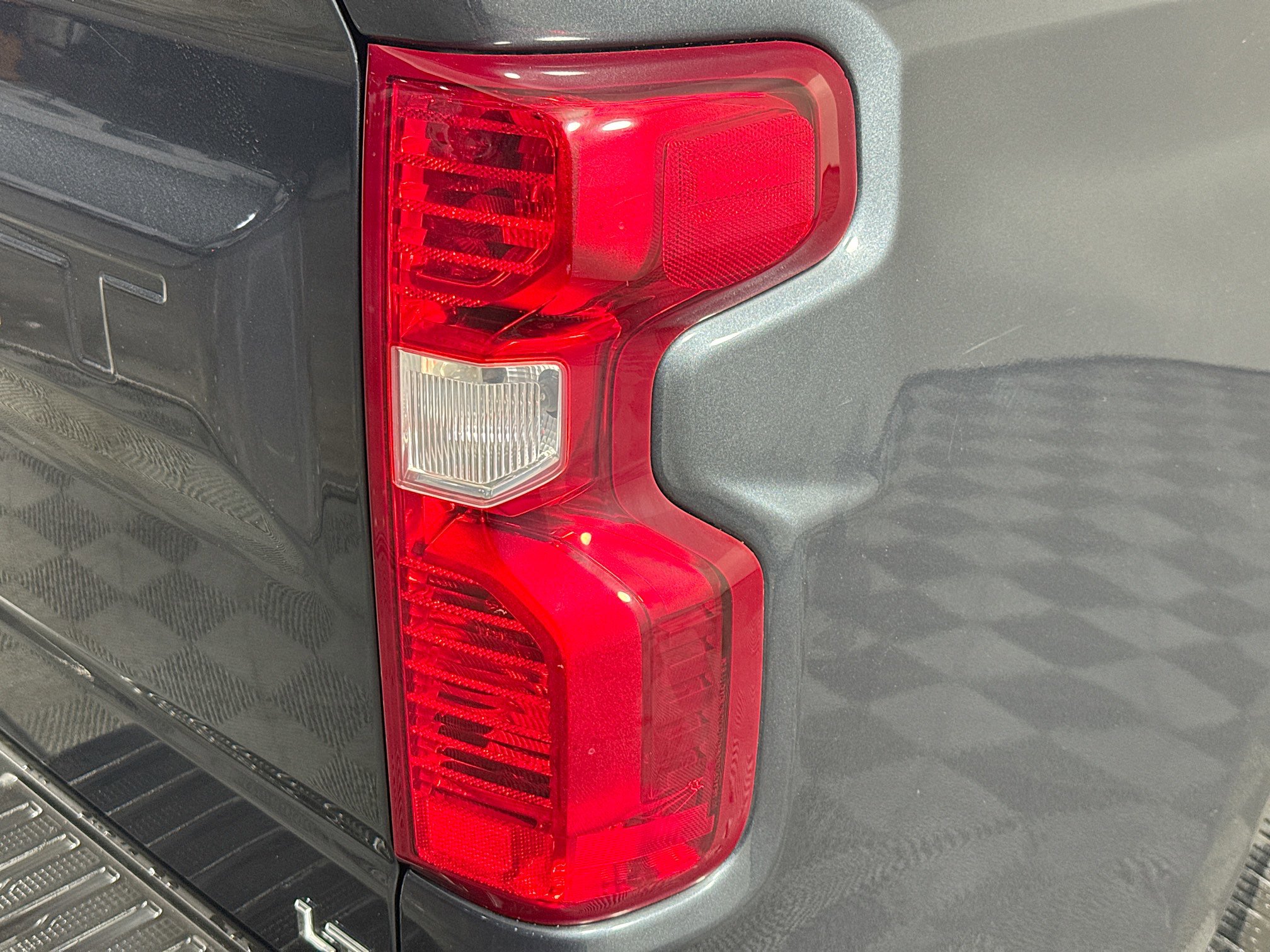 Used 2020 Chevrolet Silverado 1500 LT image 31