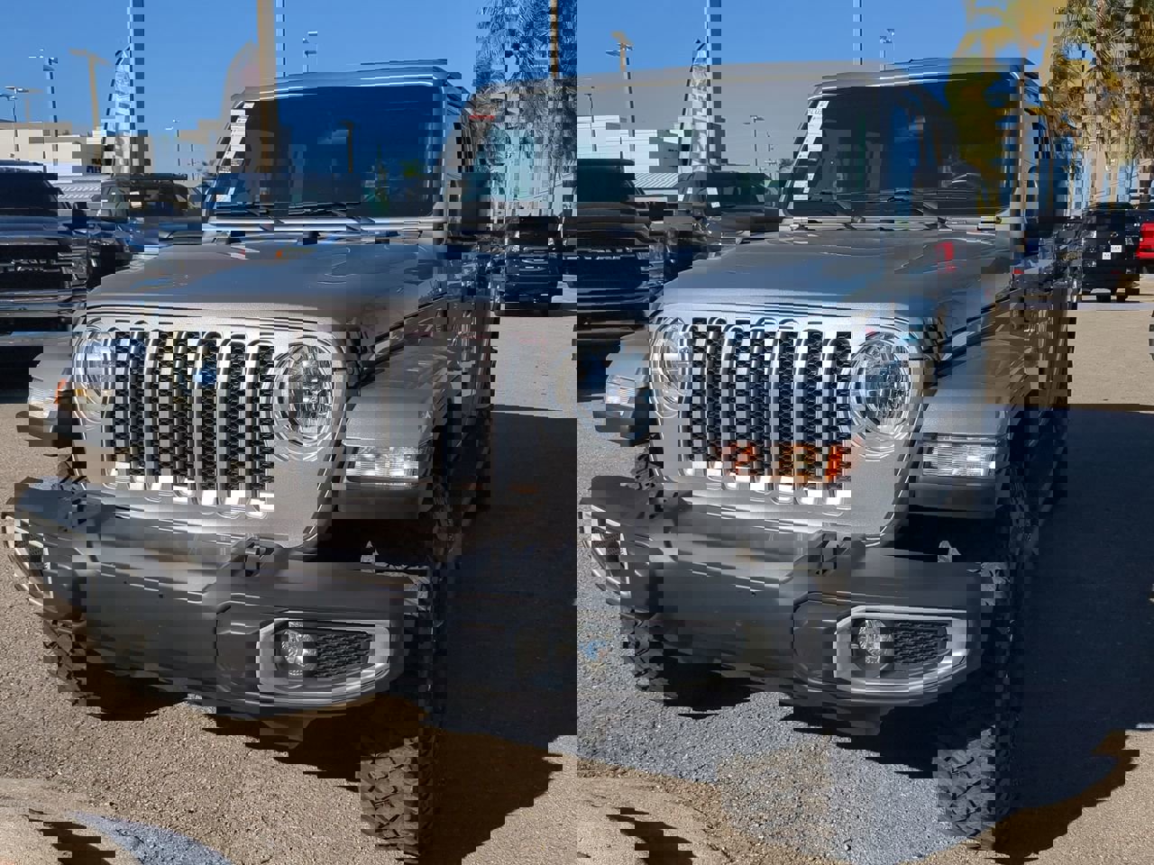 Used 2019 Jeep Wrangler Unlimited Sahara w/ Safety Group image 9