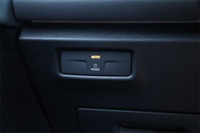 New 2025 Volkswagen Tiguan SE image 20