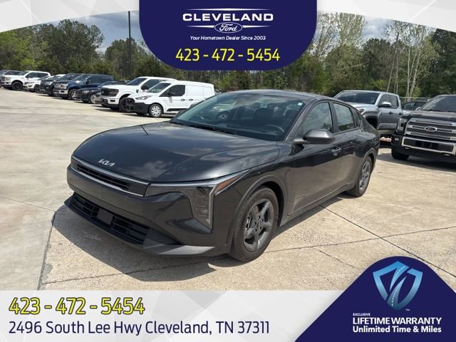 Used 2025 Kia K4 LXS image 1