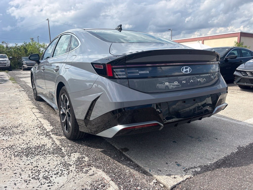 Used 2025 Hyundai Sonata SEL FWD image 5