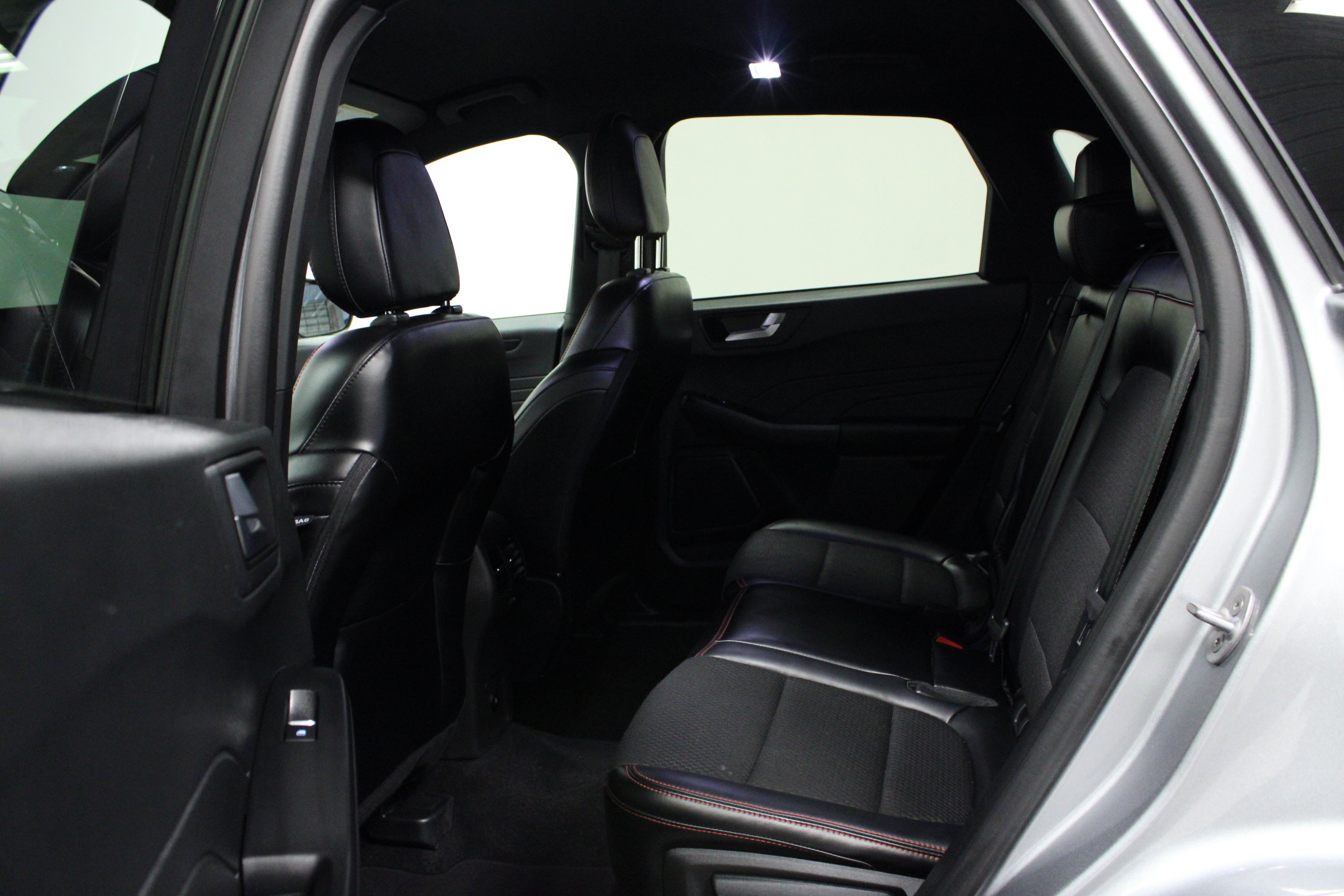 Used 2024 Ford Escape ST-Line w/ Tech Pack #1 FWD image 13