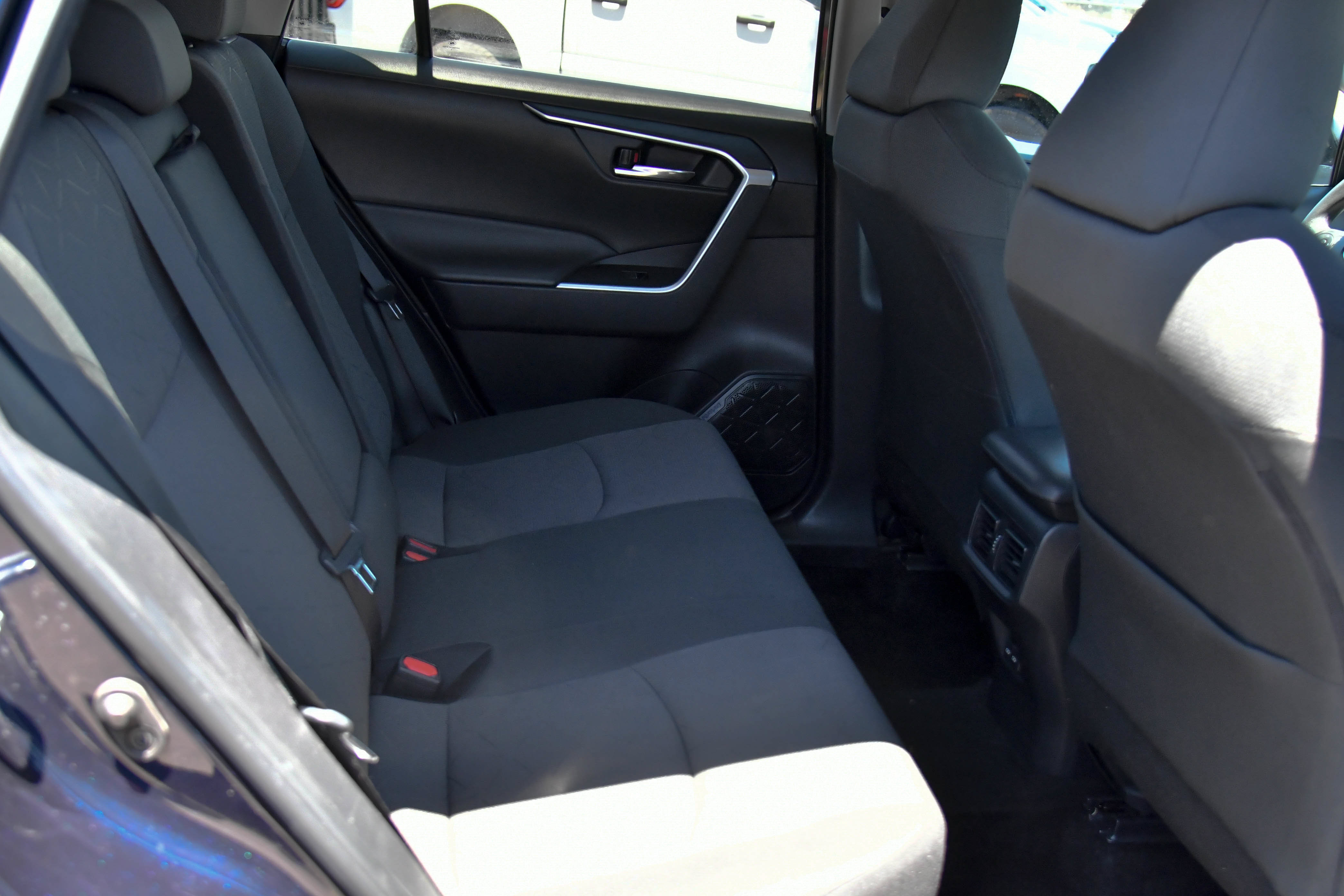 Used 2024 Toyota RAV4 XLE FWD image 43