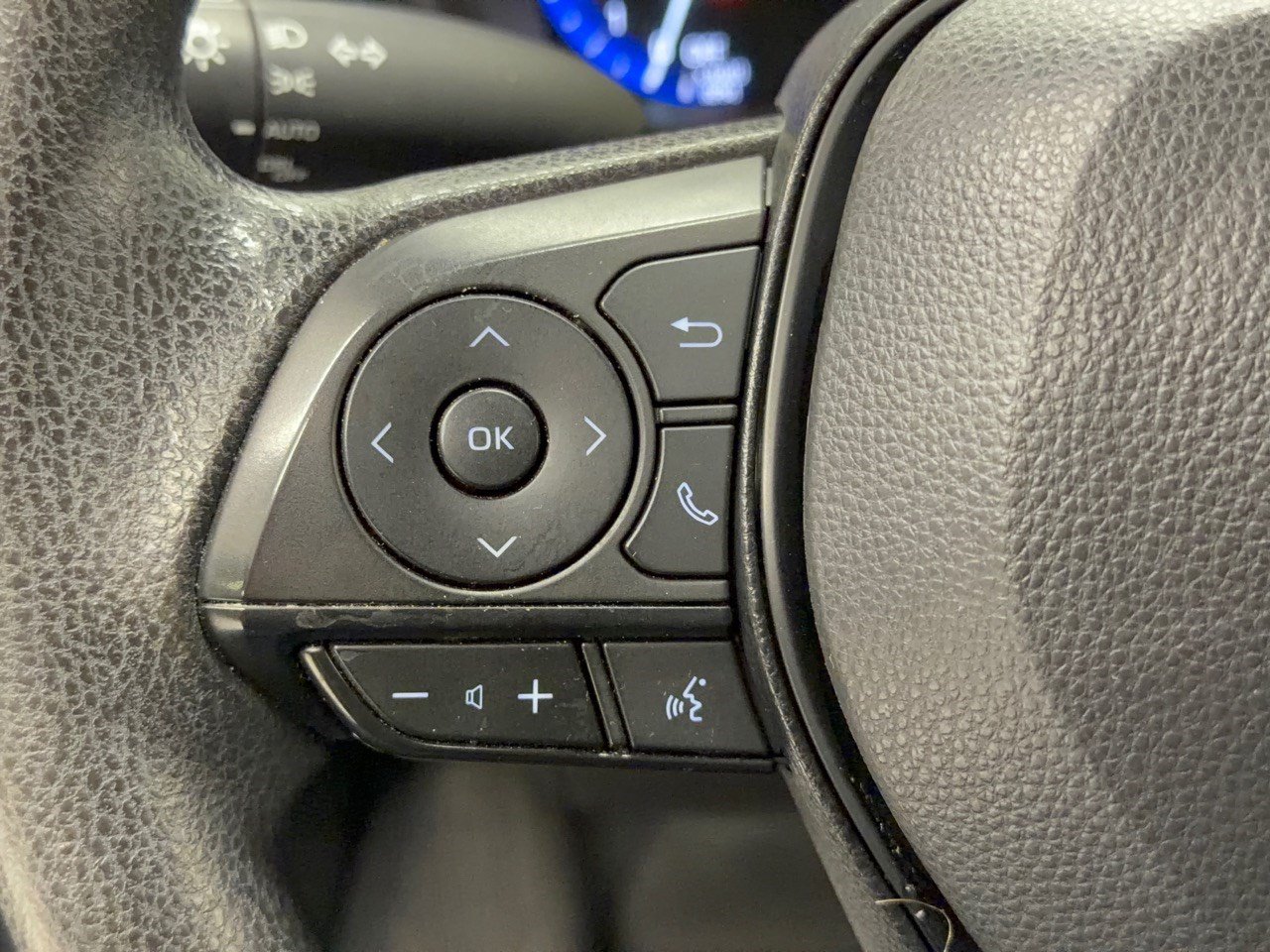 Used 2022 Toyota Corolla LE FWD image 18