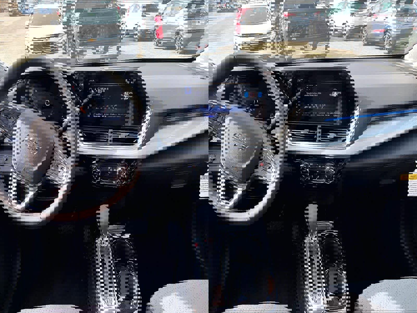 New 2026 Chevrolet Trax LT w/ Midnight Edition FWD image 13