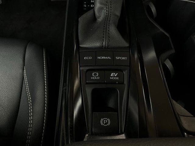Used 2025 Toyota Camry SE FWD image 23