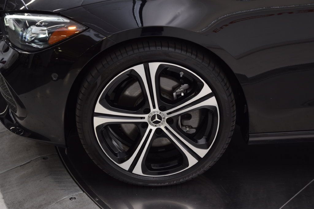 Used 2023 Mercedes-Benz C 300 Sedan image 11