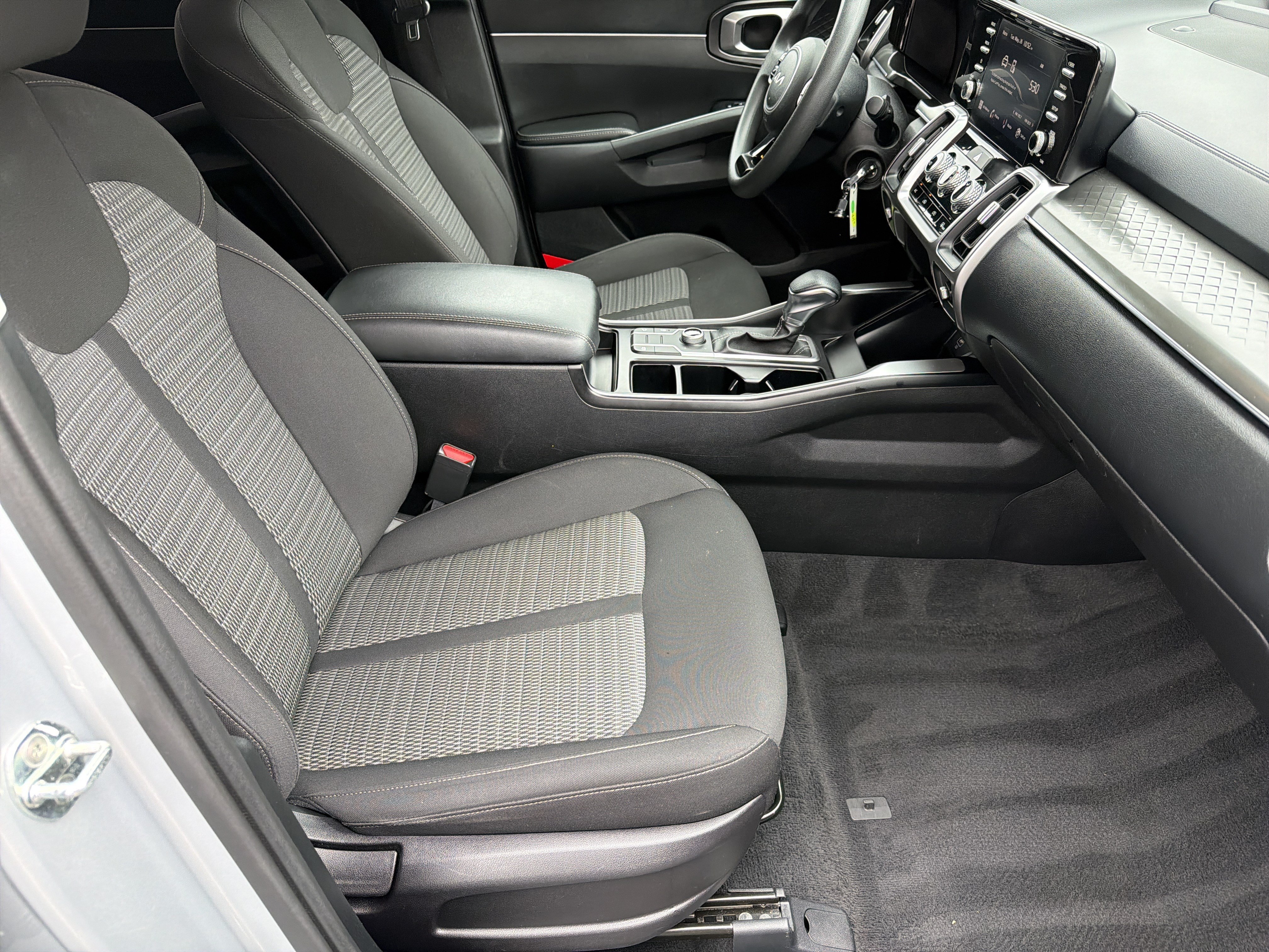 Used 2022 Kia Sorento LX AWD/4WD image 11