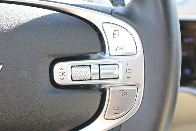 Used 2023 Genesis GV70 2.5T w/ Select Package image 17