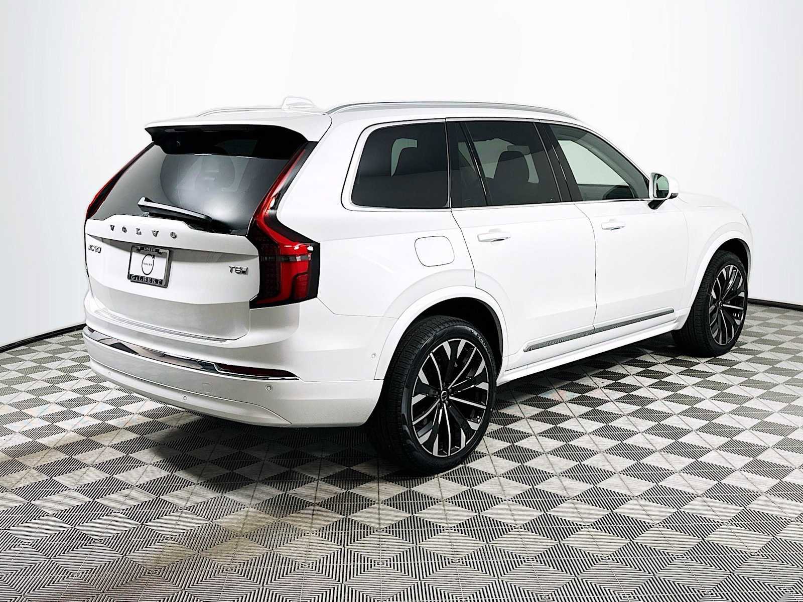 Used 2025 Volvo XC90 T8 Ultra w/ Protection Package Premier image 7