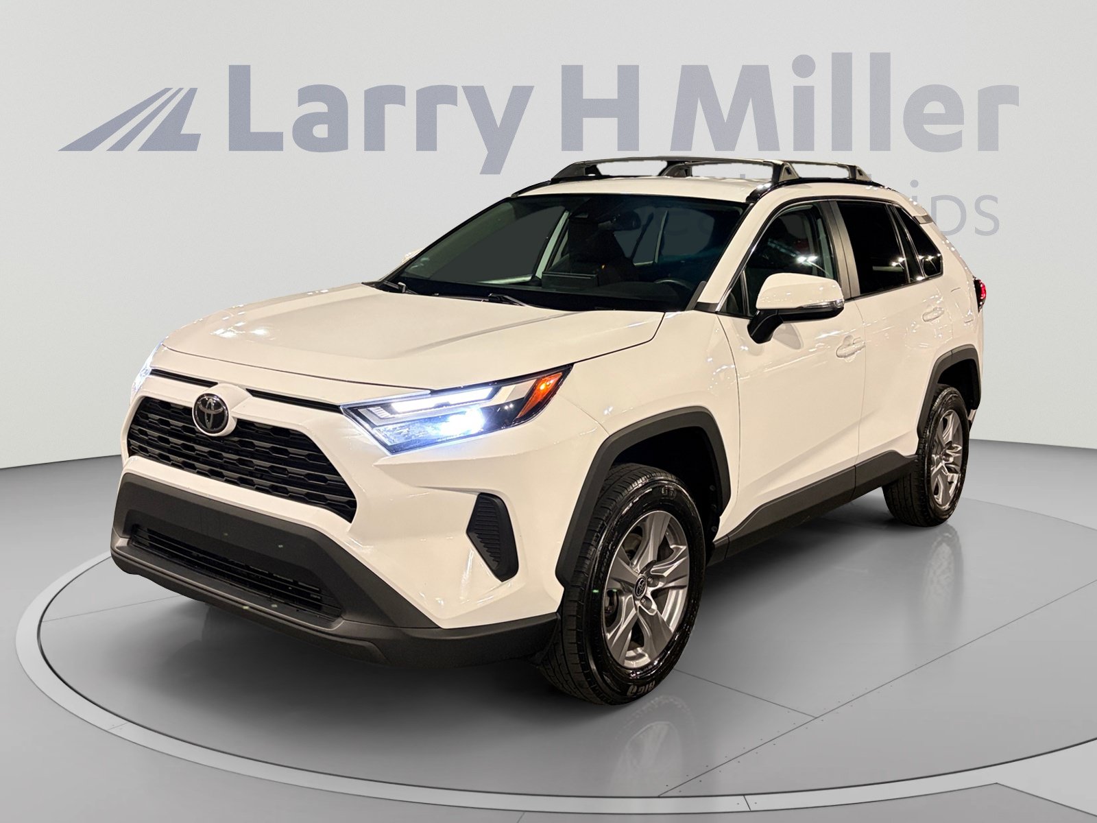 Used 2022 Toyota RAV4 XLE AWD/4WD video 1