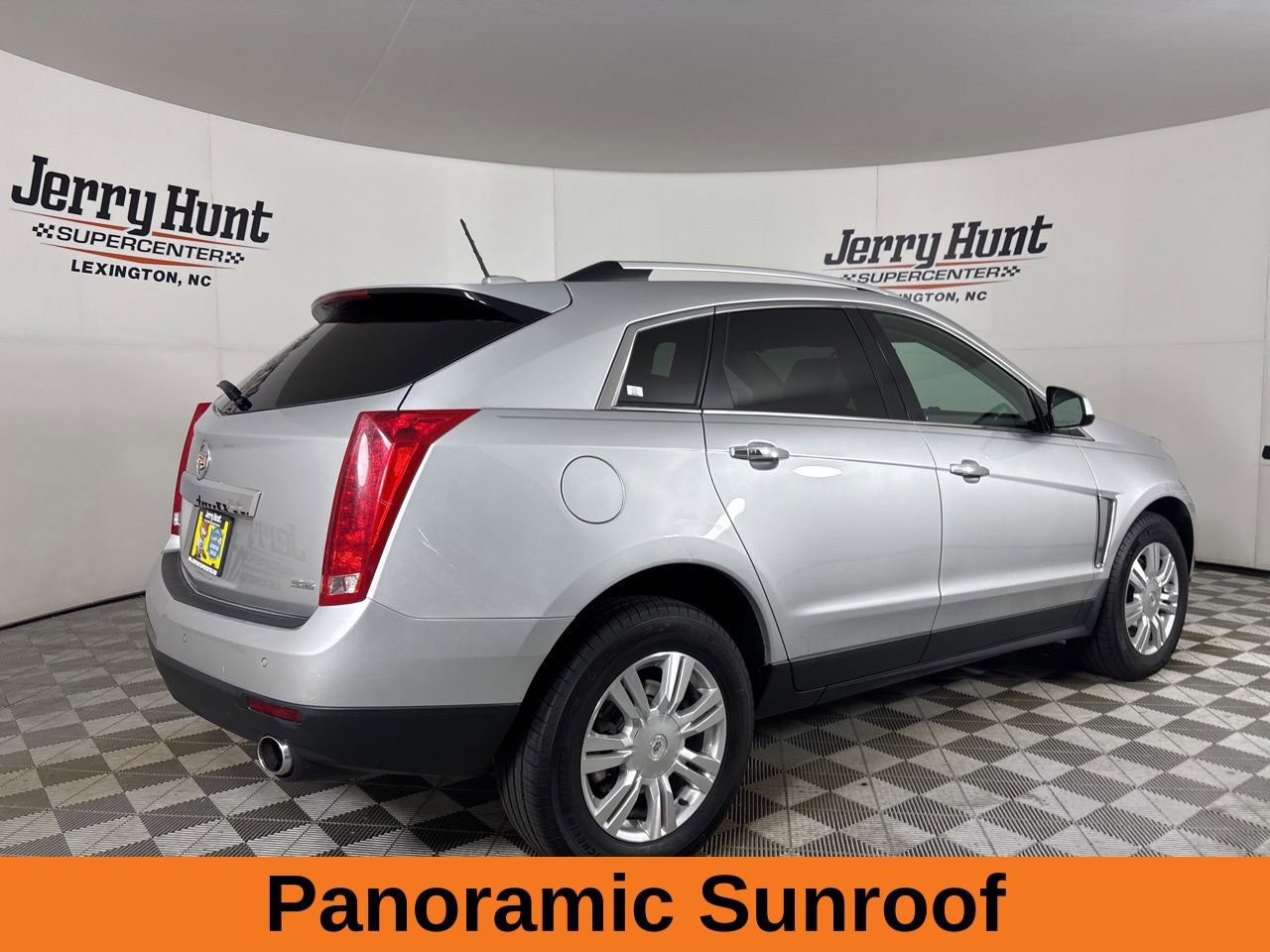 Used 2016 Cadillac SRX Luxury w/ Driver Awareness Package FWD image 6