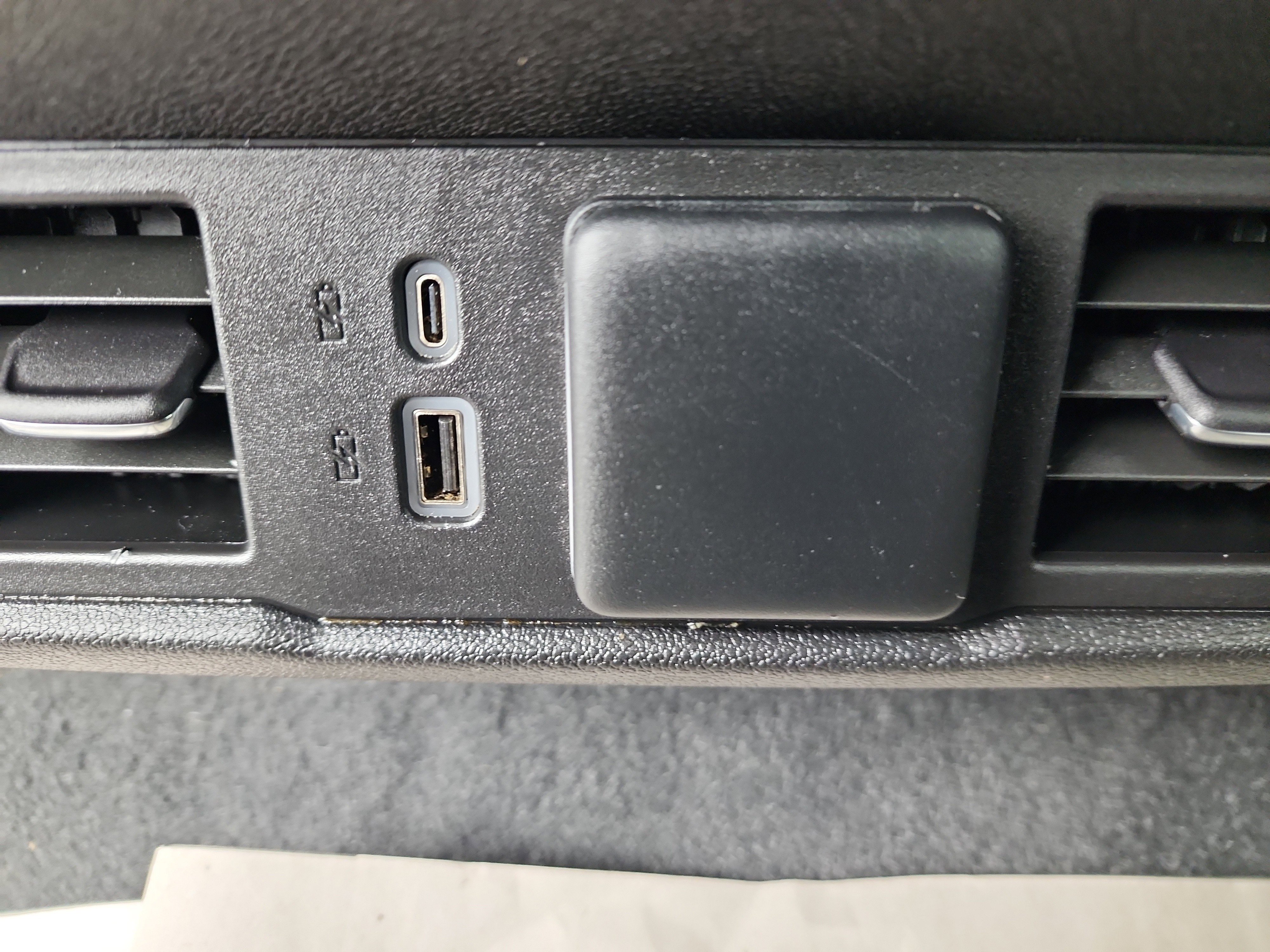 Certified 2024 Chevrolet Silverado 2500 LT w/ Convenience Package image 27