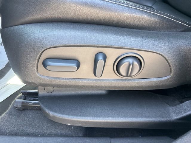 Used 2023 GMC Terrain SLT FWD image 16