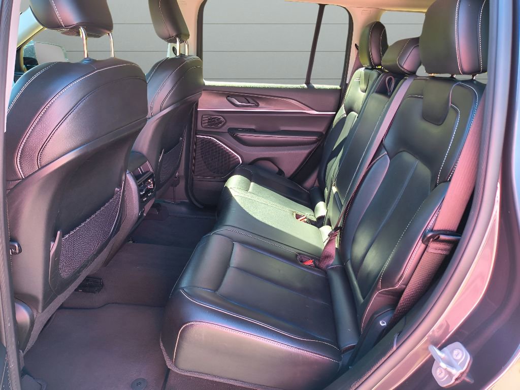 Used 2022 Jeep Grand Cherokee Limited image 29