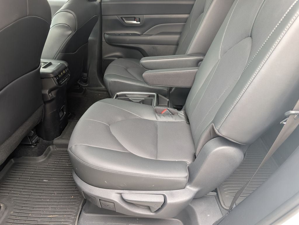 Used 2026 Toyota Grand Highlander AWD Hybrid image 5