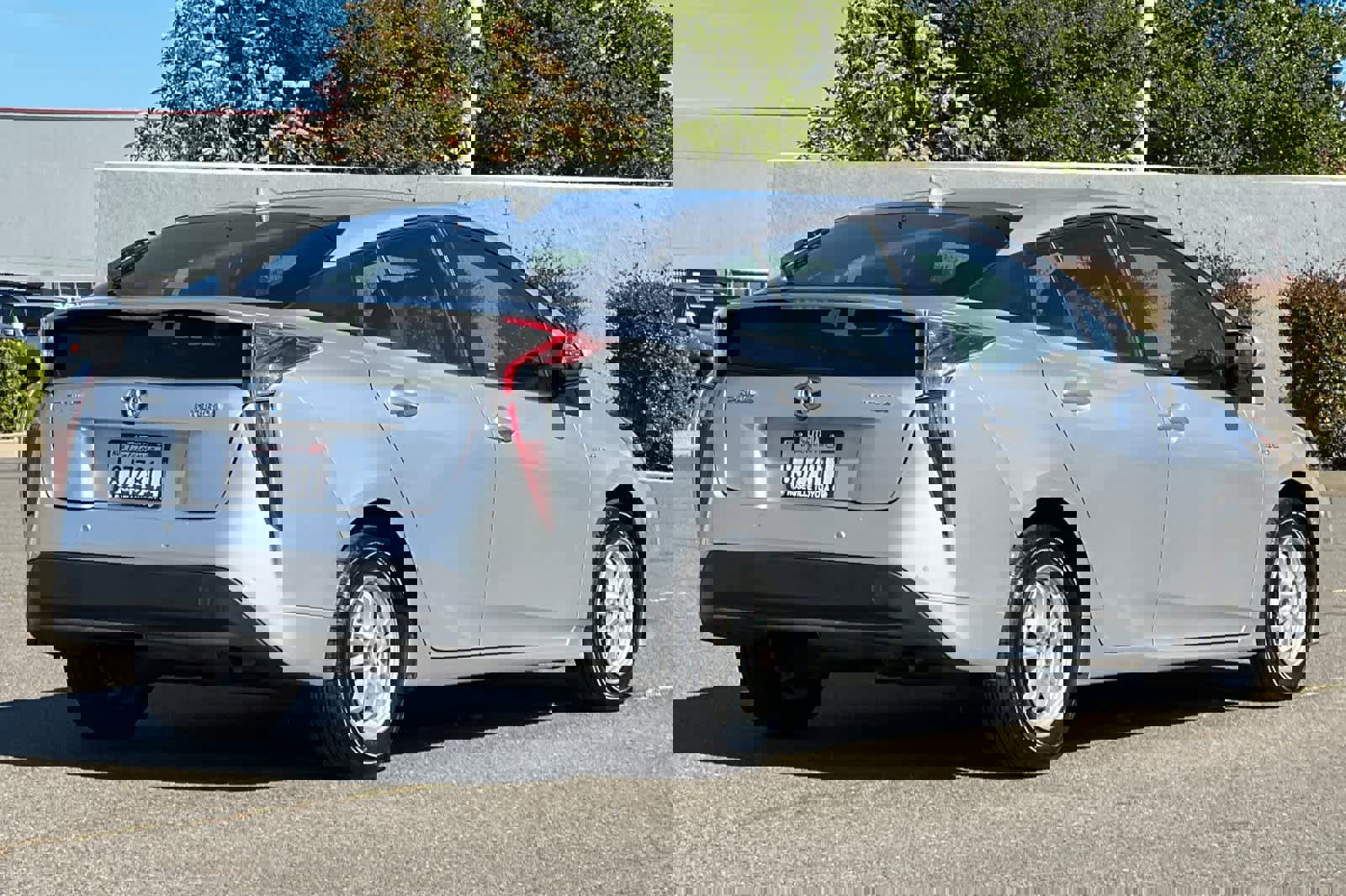 Used 2017 Toyota Prius Two w/ Prius Two Safety Plus Package video 2